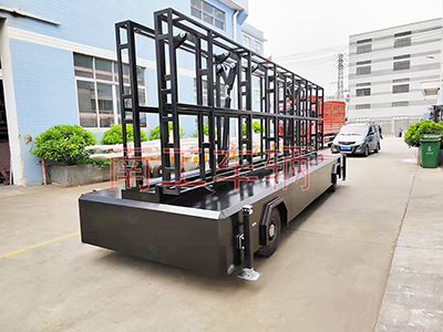 1672910479925874.jpg 2.5T折疊式顯示屏LED廣告拖車(chē)1I.jpg