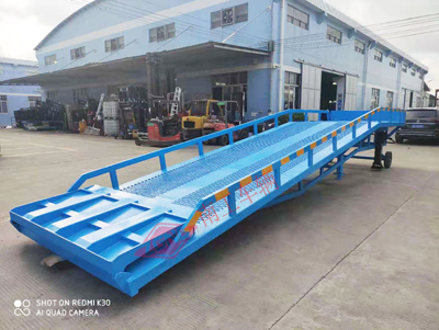 1673062170543280.jpg 10噸移動式登車橋4I.jpg