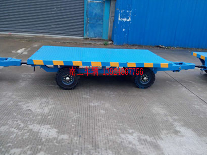 1675818920330249.jpg 3噸平板拖車(chē)3I.jpg