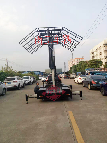 1675994805935882.jpg LED廣告拖車(chē)1I.jpg