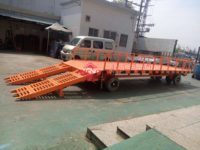 1676427386449687.jpg 10噸挖機(jī)用平板拖車5I.jpg