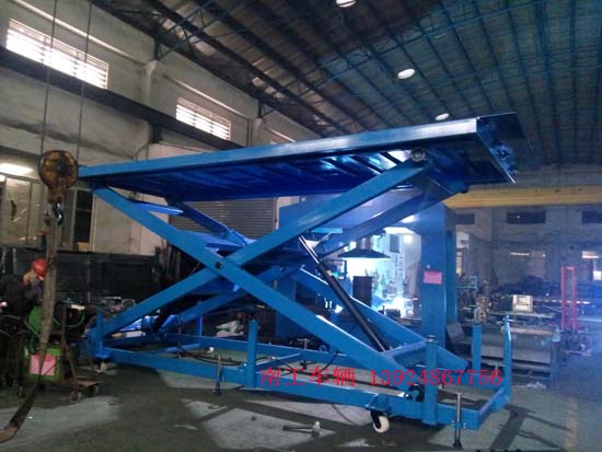 1677294524104045.jpg 4噸移動(dòng)式升降平臺(tái)3 I.jpg