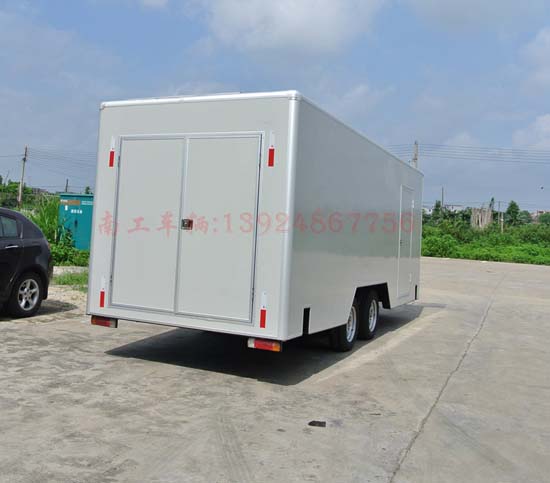 1677304522840740.jpg 箱式LED廣告拖車9.jpg