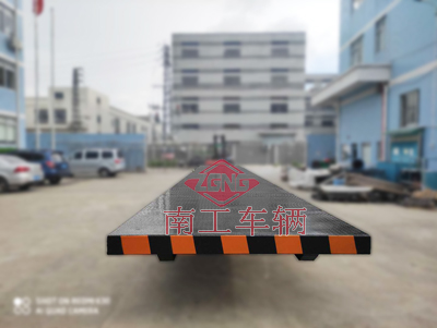 1686811948309892.jpg 25噸15米長(zhǎng)重型平板全掛拖車4I.jpg