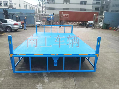 1688371457401707.jpg 5噸護(hù)欄牽引平板拖車2I.jpg