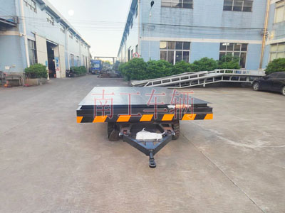 1690947182678104.jpg 10噸工業(yè)平板拖車加電子稱1I.jpg