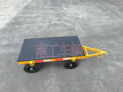 1722233021400613.jpg 2噸小型平板拖車(chē)帶膠墊1I.jpg