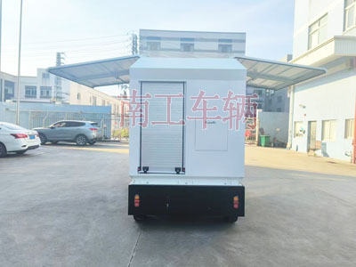 1725948962354140.jpg 2噸電動(dòng)平板拖車 飛翼箱式工具拖車I.jpg