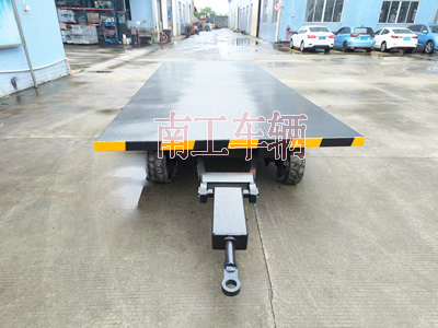 1729233863670872.jpg 6噸牽引平板拖車 工業(yè)全掛拖車2I.jpg