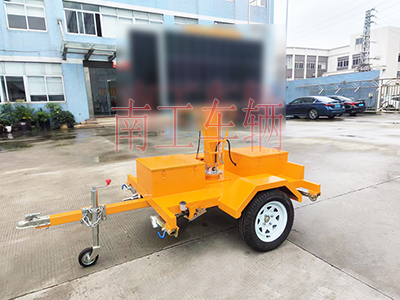 1757557283717820.jpg 0.5噸小型LED交通誘導(dǎo)屏道路指示牌交通警示工具拖車(chē)4I.jpg