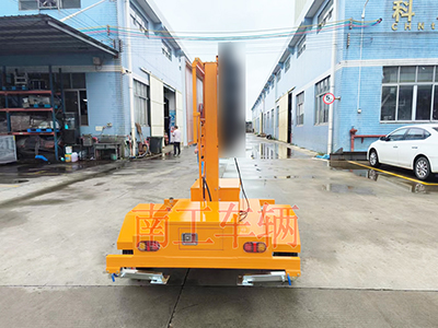 1757557287403386.jpg 0.5噸小型LED交通誘導(dǎo)屏道路指示牌交通警示工具拖車(chē)5I.jpg