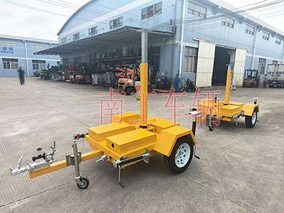 1763516973631576.jpg 手動升降廣告拖車 移動式拖車底盤I.jpg